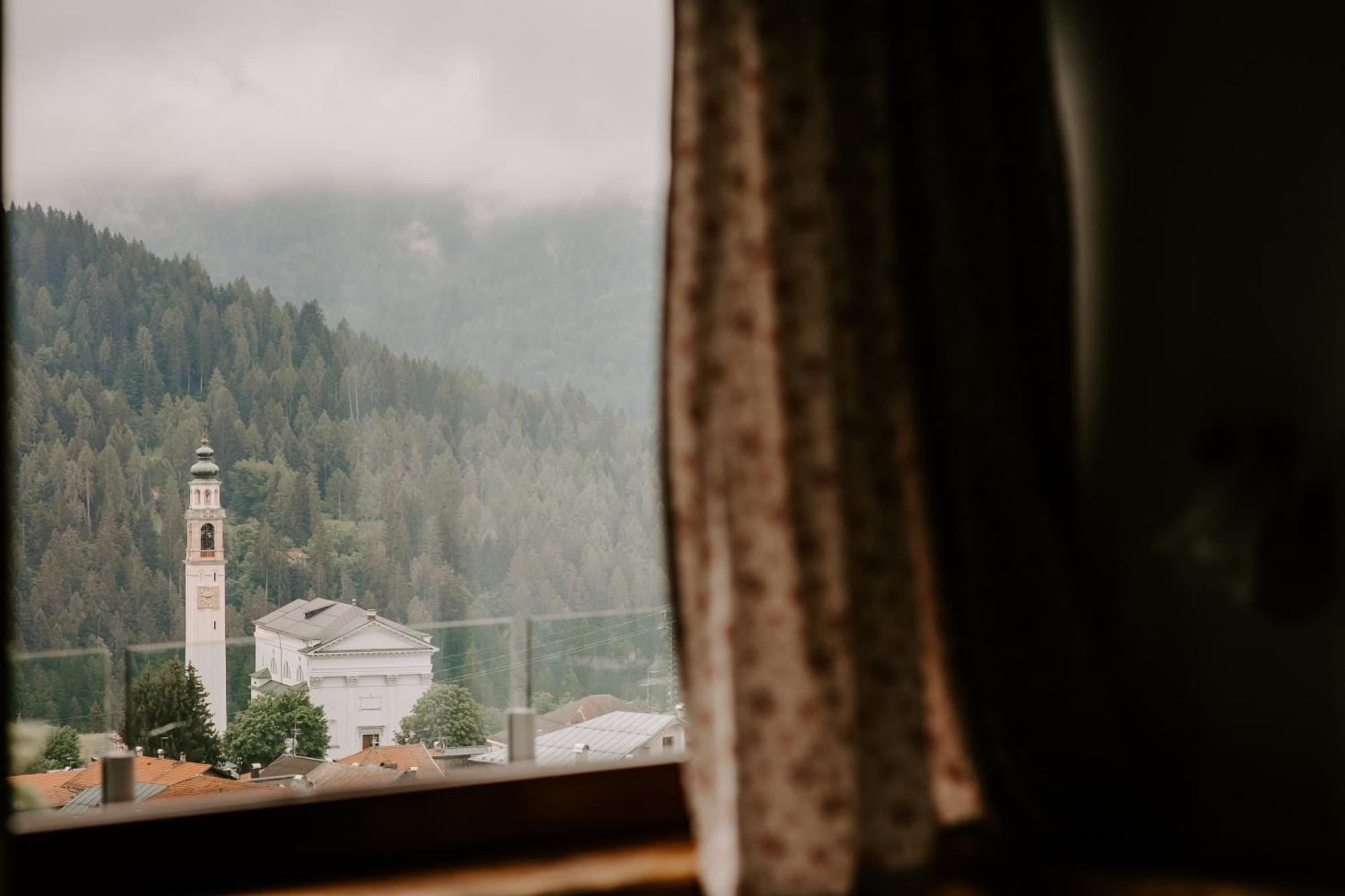 Fra Rose E Mughi Bed & Breakfast Domegge di Cadore Bagian luar foto