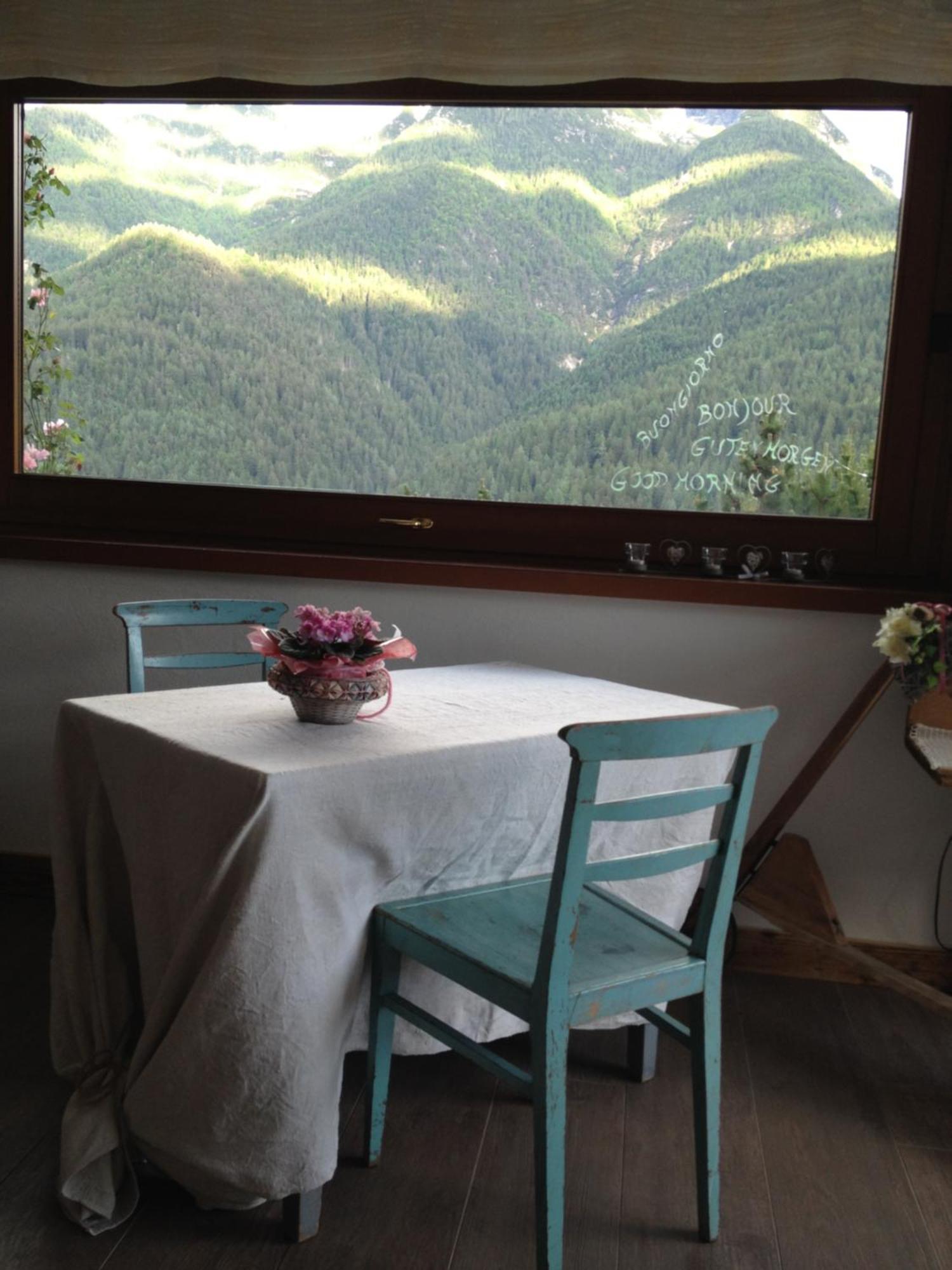 Fra Rose E Mughi Bed & Breakfast Domegge di Cadore Bagian luar foto