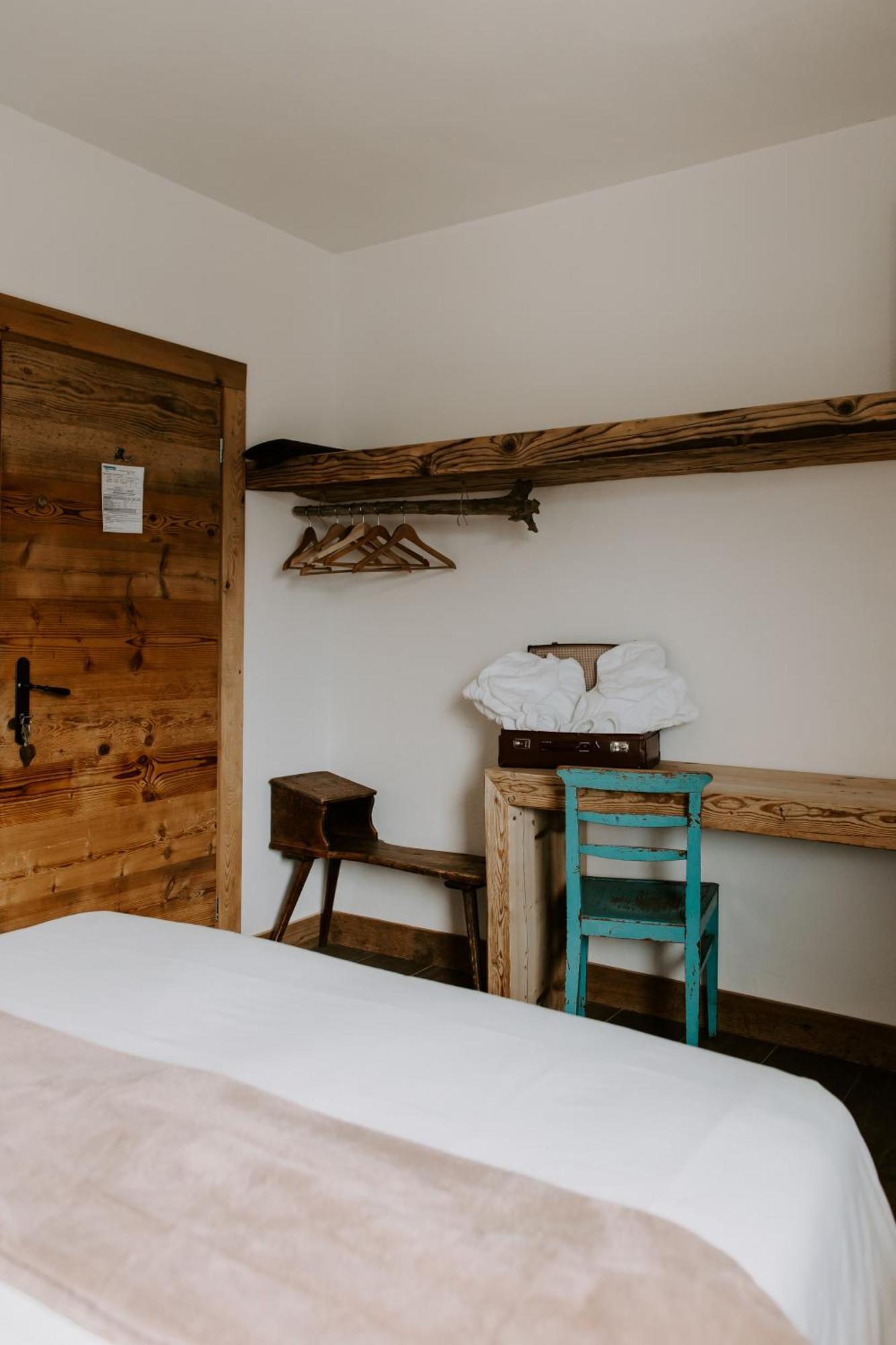 Fra Rose E Mughi Bed & Breakfast Domegge di Cadore Bagian luar foto